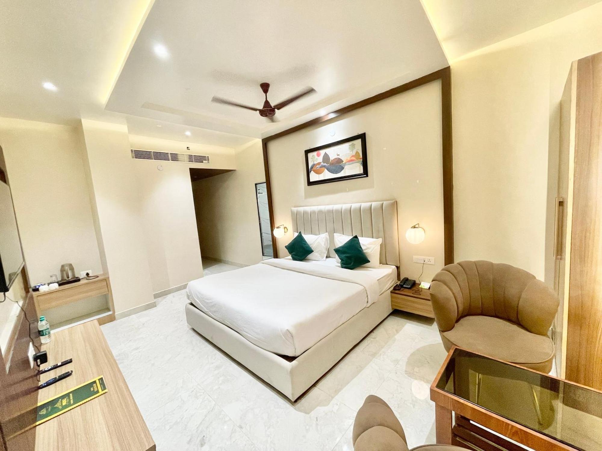 Hotel Vedangam Inn ! Varanasi - Foreigner'S Choice ! Fully Air-Conditioned Hotel With Parking Availability, Near Kashi Vishwanath Temple, And Ganga Ghat Dış mekan fotoğraf